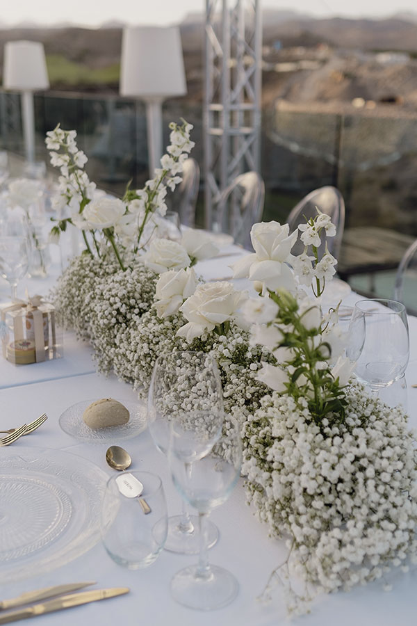 mesa de boda en blanco